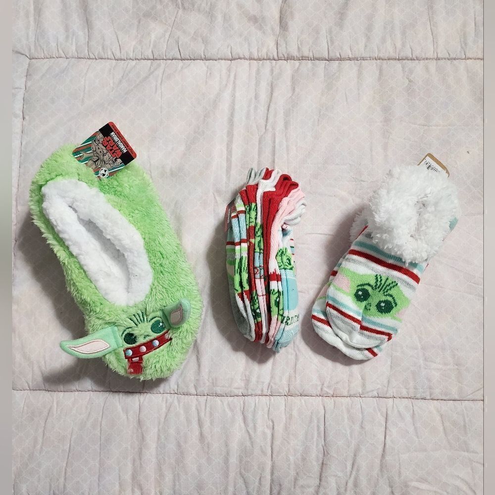 Nwt Christmas Star Wars Mandalorian Baby Socks Bundle, one size